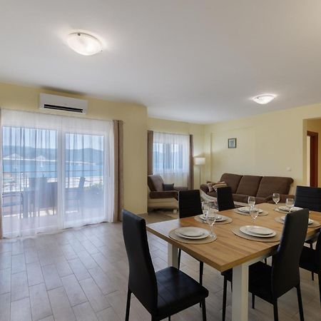 Apartman Maja Komarna Luaran gambar