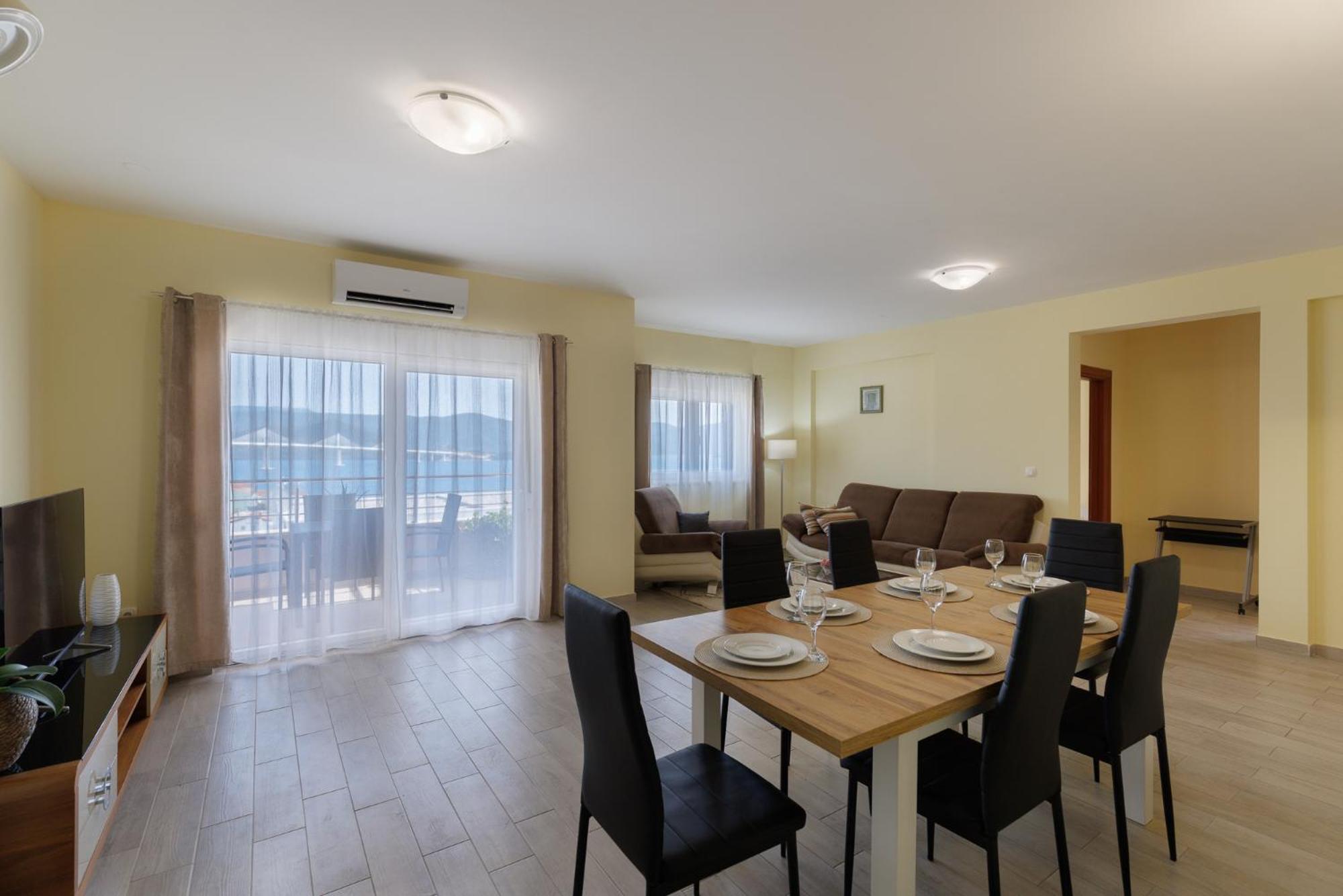 Apartman Maja Komarna Luaran gambar