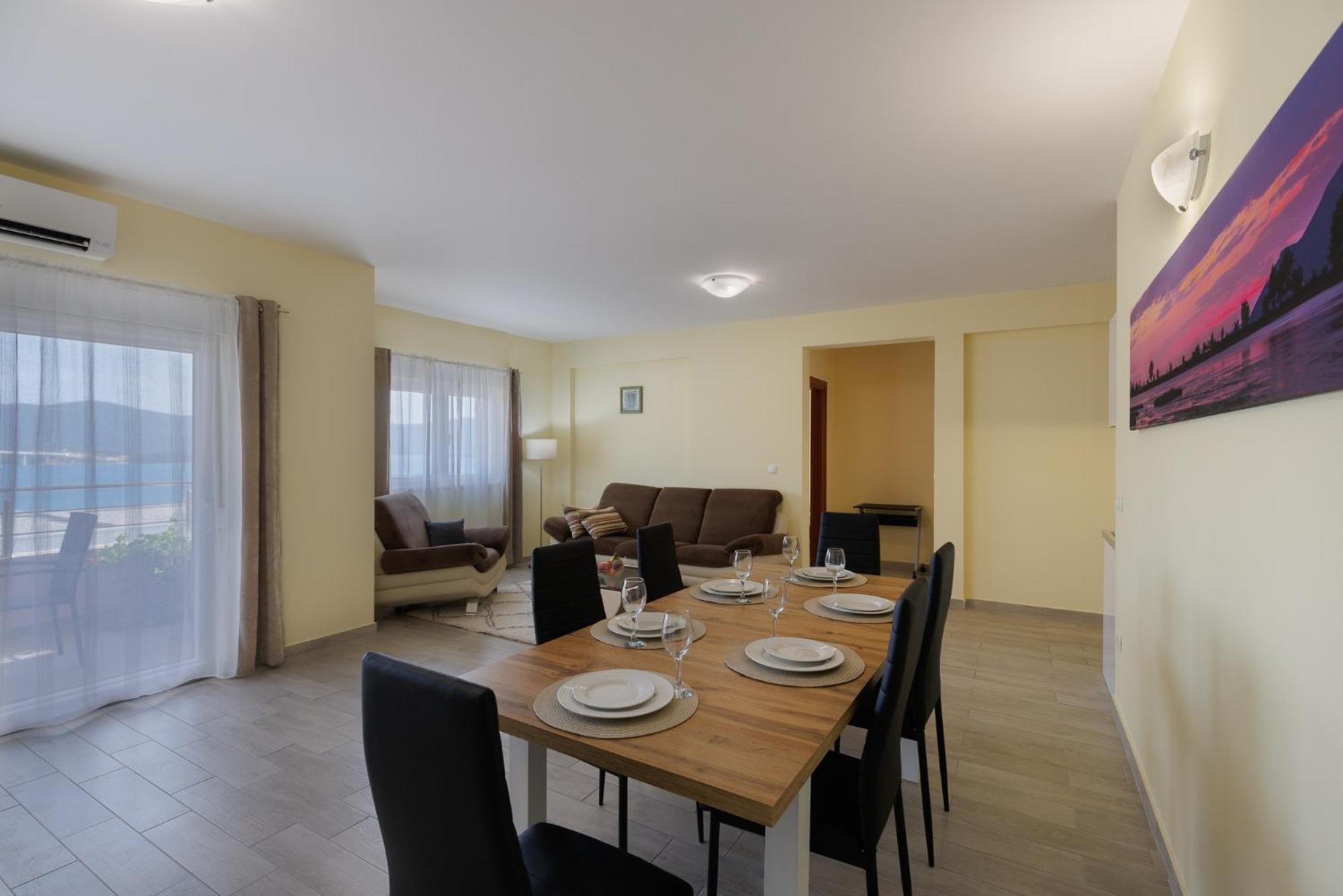 Apartman Maja Komarna Luaran gambar
