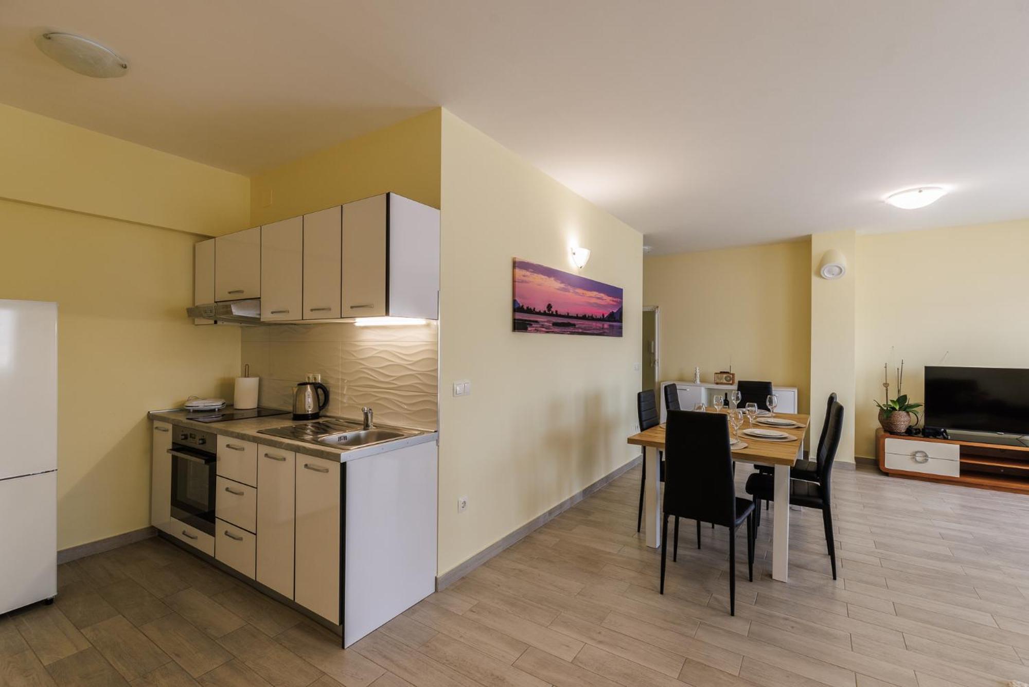 Apartman Maja Komarna Luaran gambar